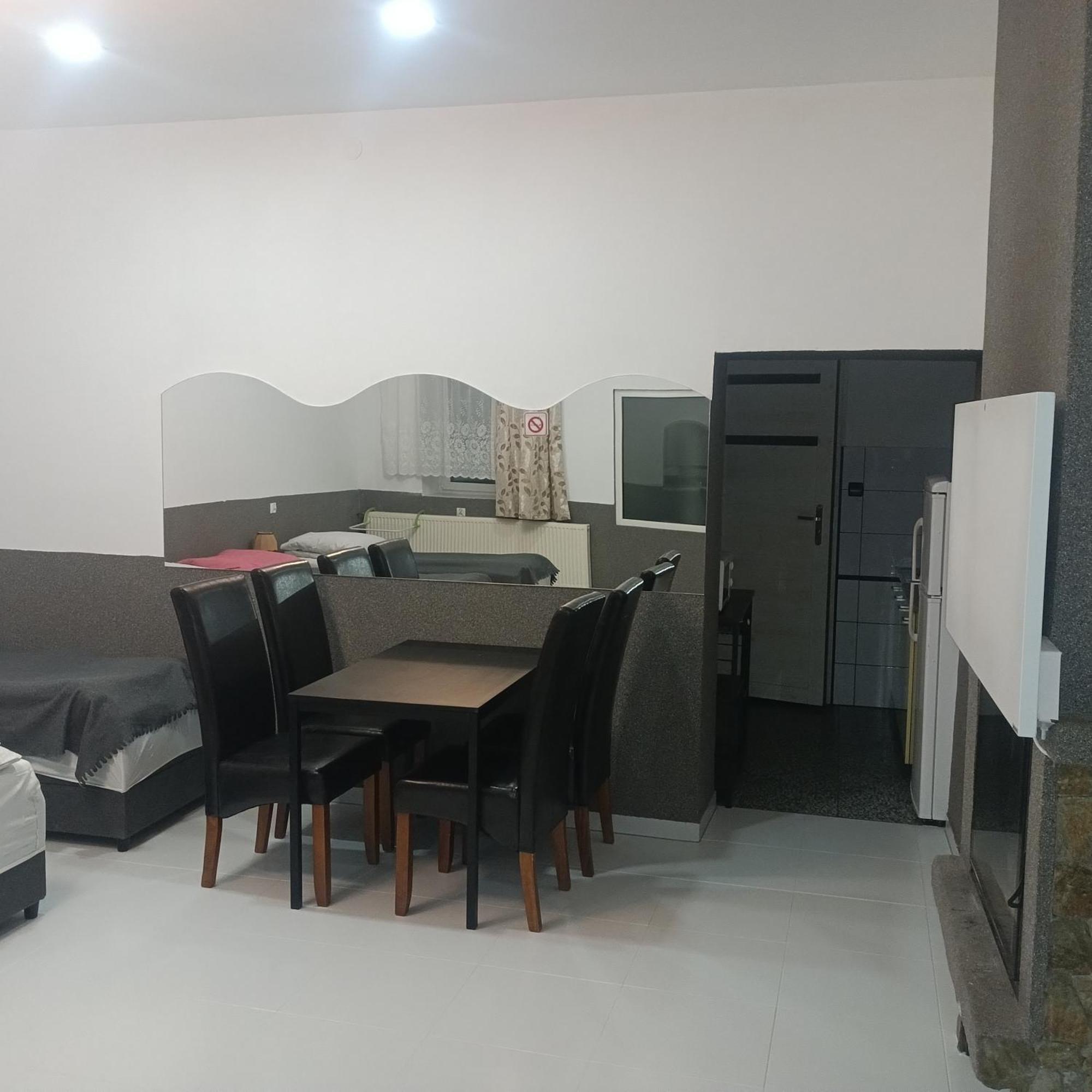 Kwatery 42 Jelenia Gora Exterior photo